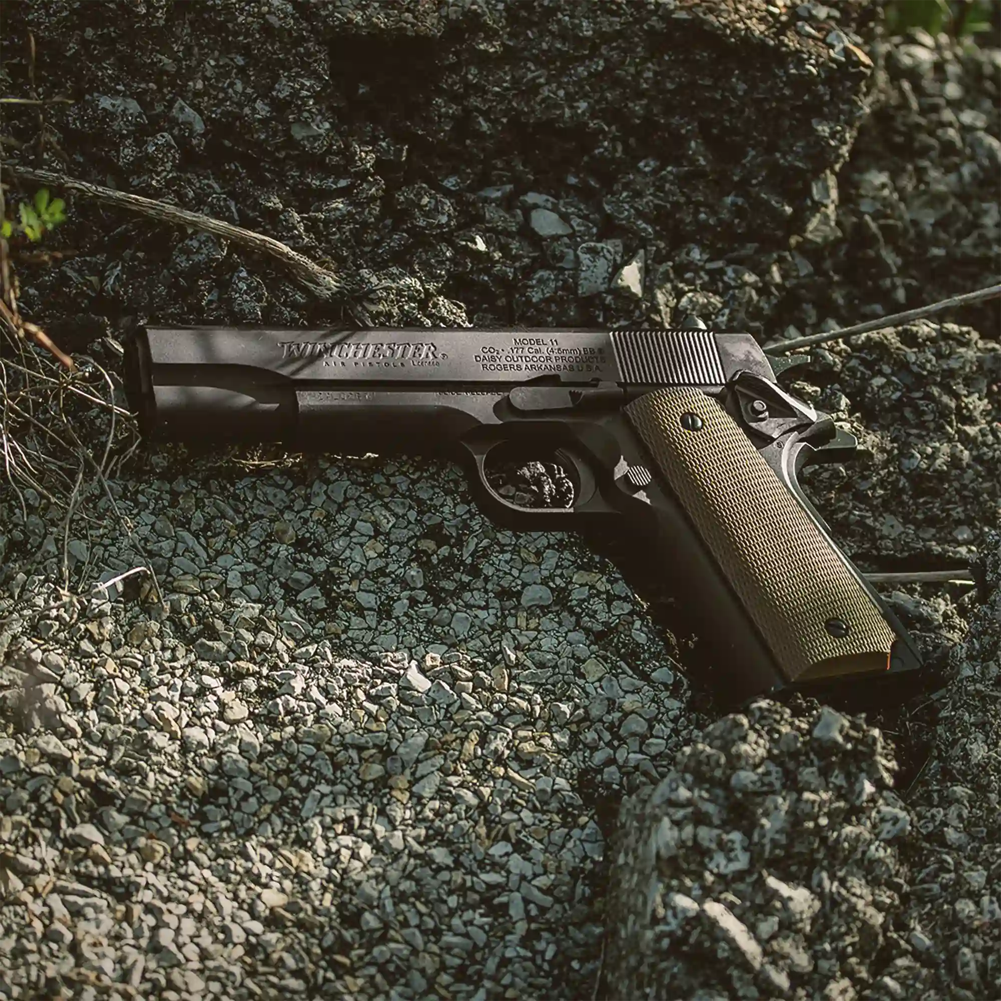 982011-342 Model 11 CO2 BB Pistol Lifestyle 1